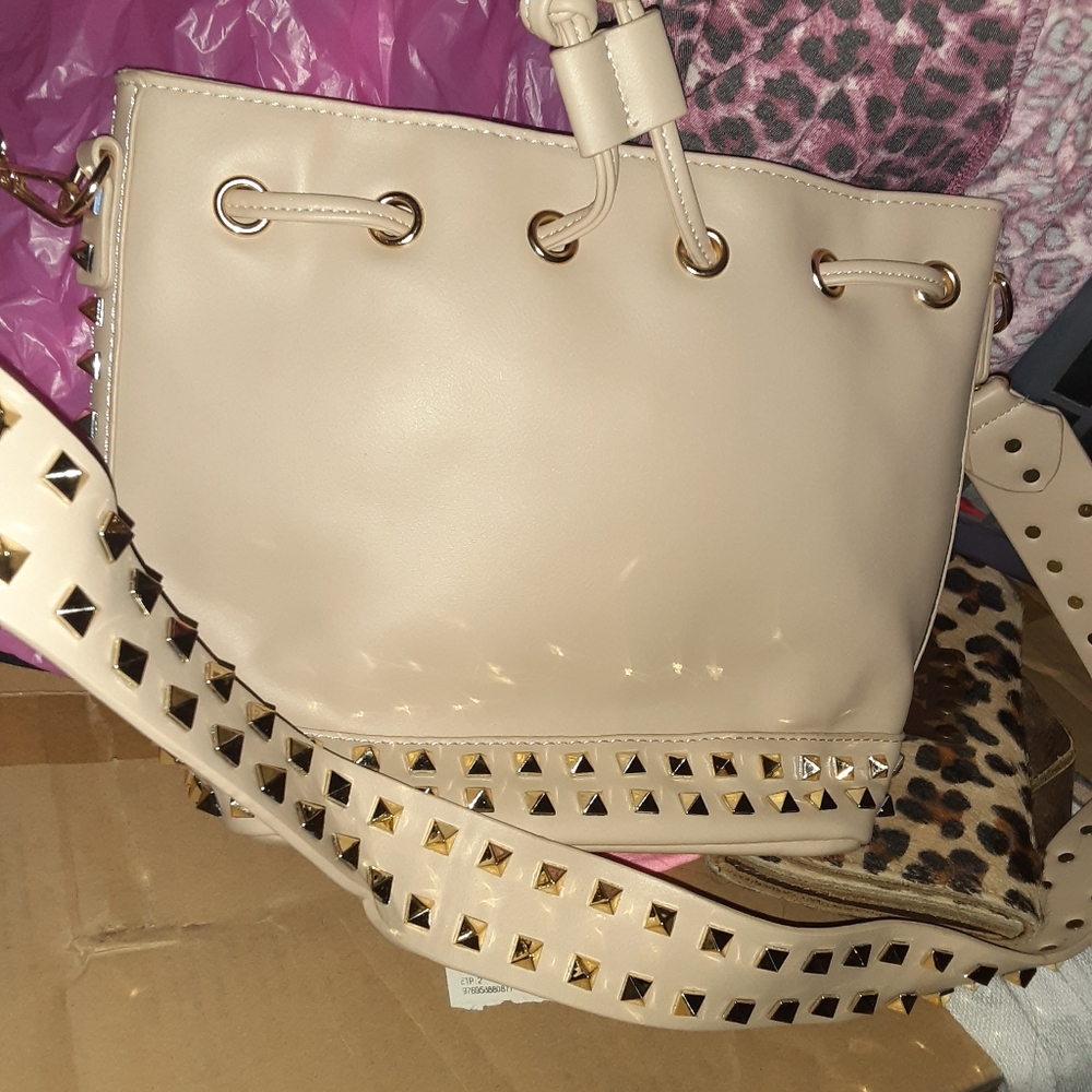 Tan studded drawstring bag - Picture 2 of 6